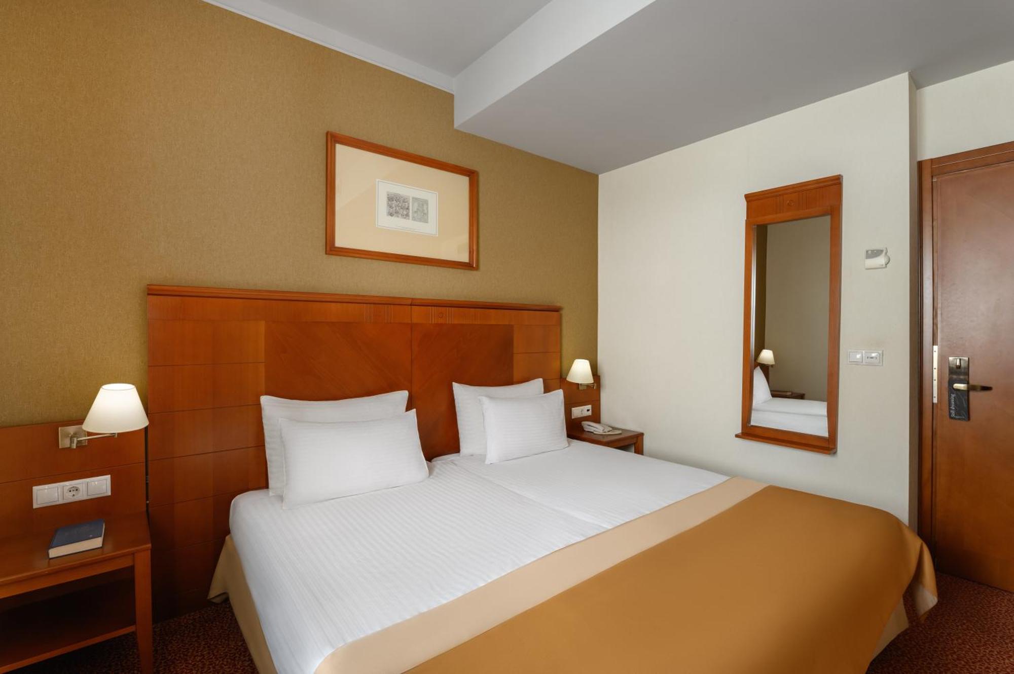 Mercure Szekesfehervar Magyar Kiraly Εξωτερικό φωτογραφία