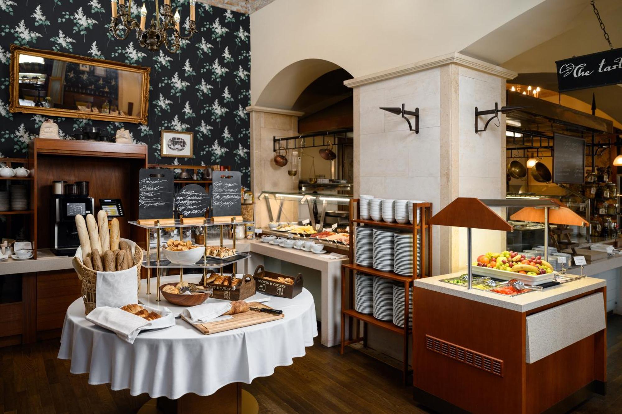 Mercure Szekesfehervar Magyar Kiraly Εξωτερικό φωτογραφία
