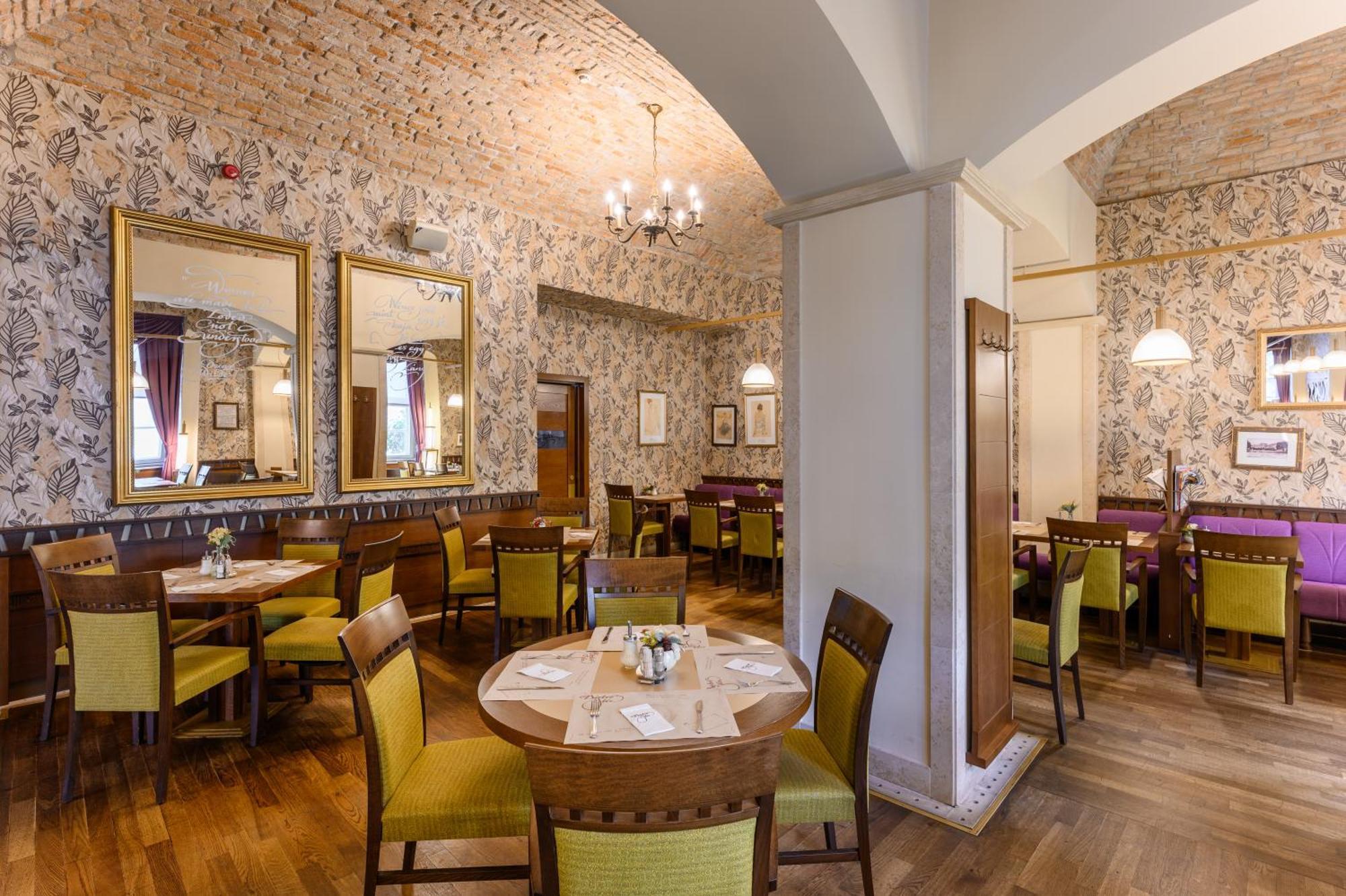Mercure Szekesfehervar Magyar Kiraly Εξωτερικό φωτογραφία