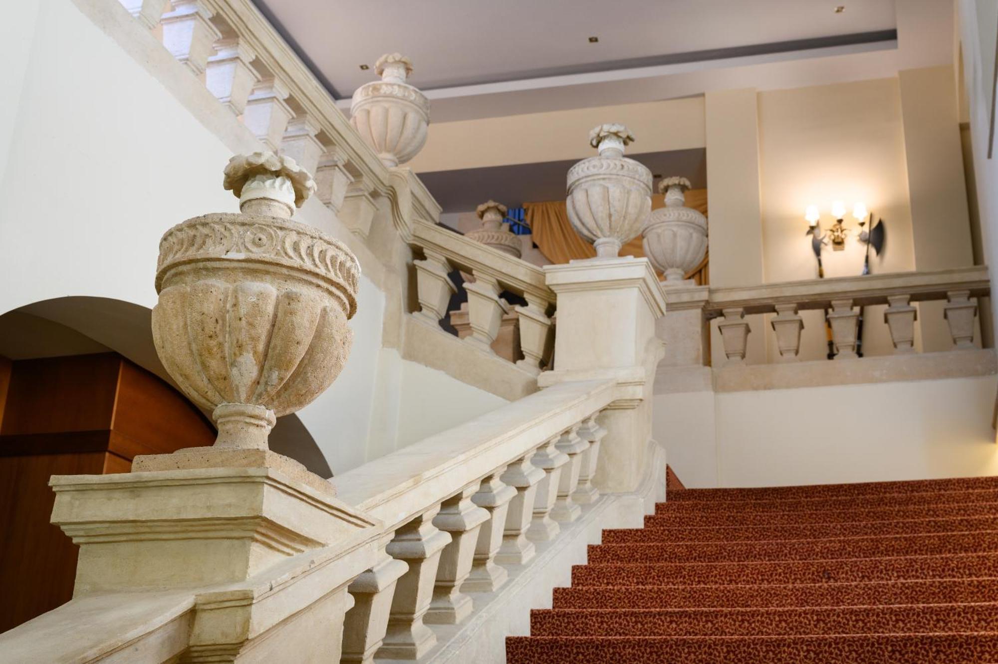 Mercure Szekesfehervar Magyar Kiraly Εξωτερικό φωτογραφία