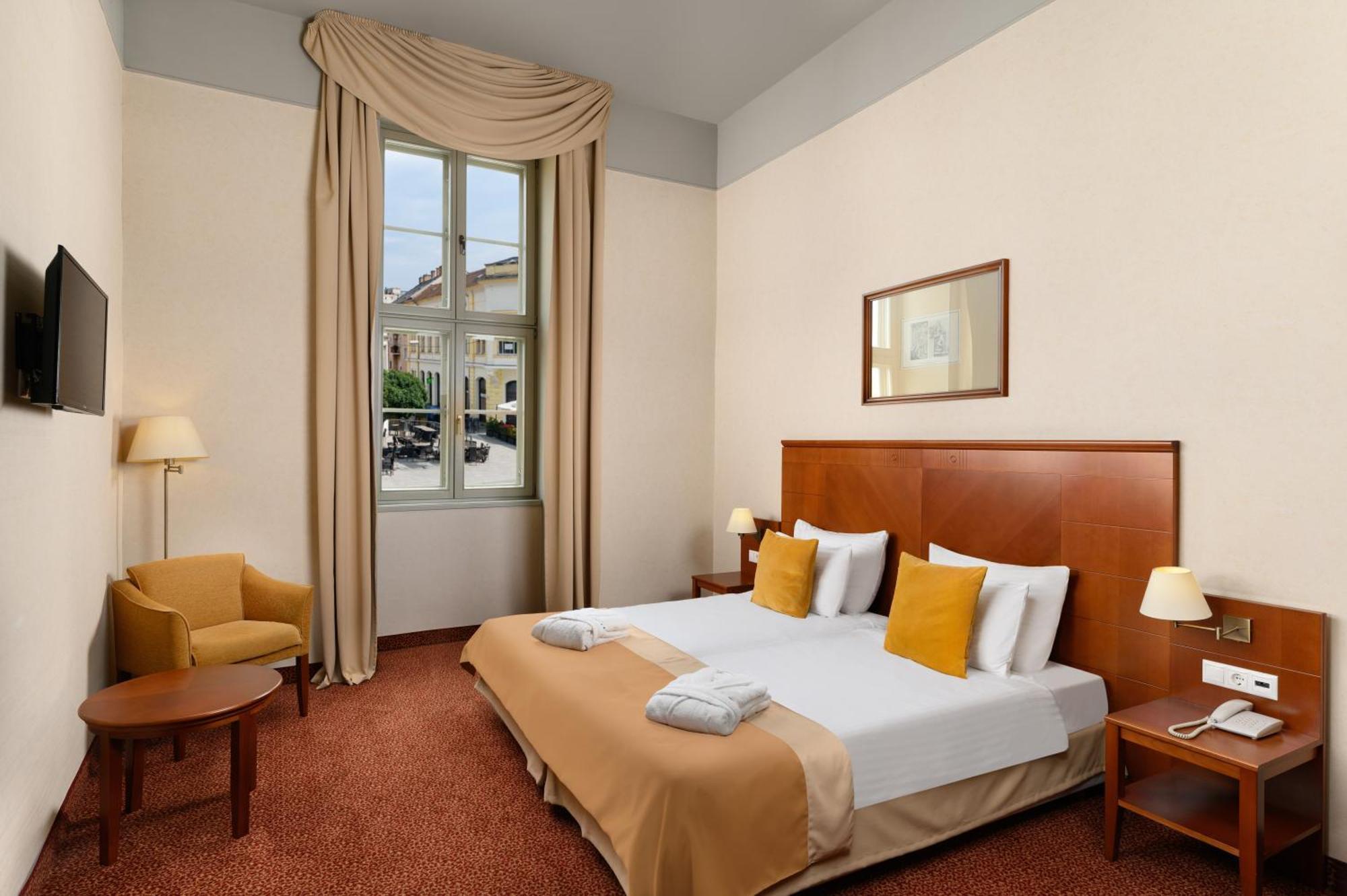 Mercure Szekesfehervar Magyar Kiraly Εξωτερικό φωτογραφία