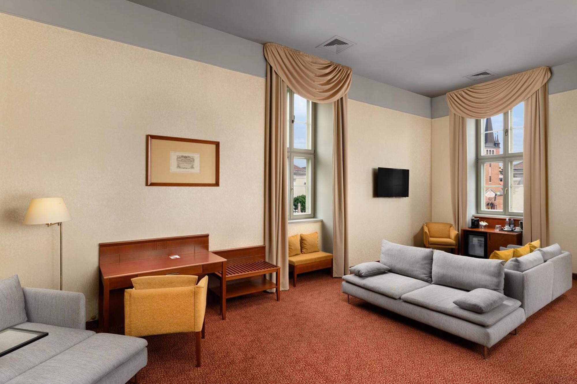 Mercure Szekesfehervar Magyar Kiraly Εξωτερικό φωτογραφία