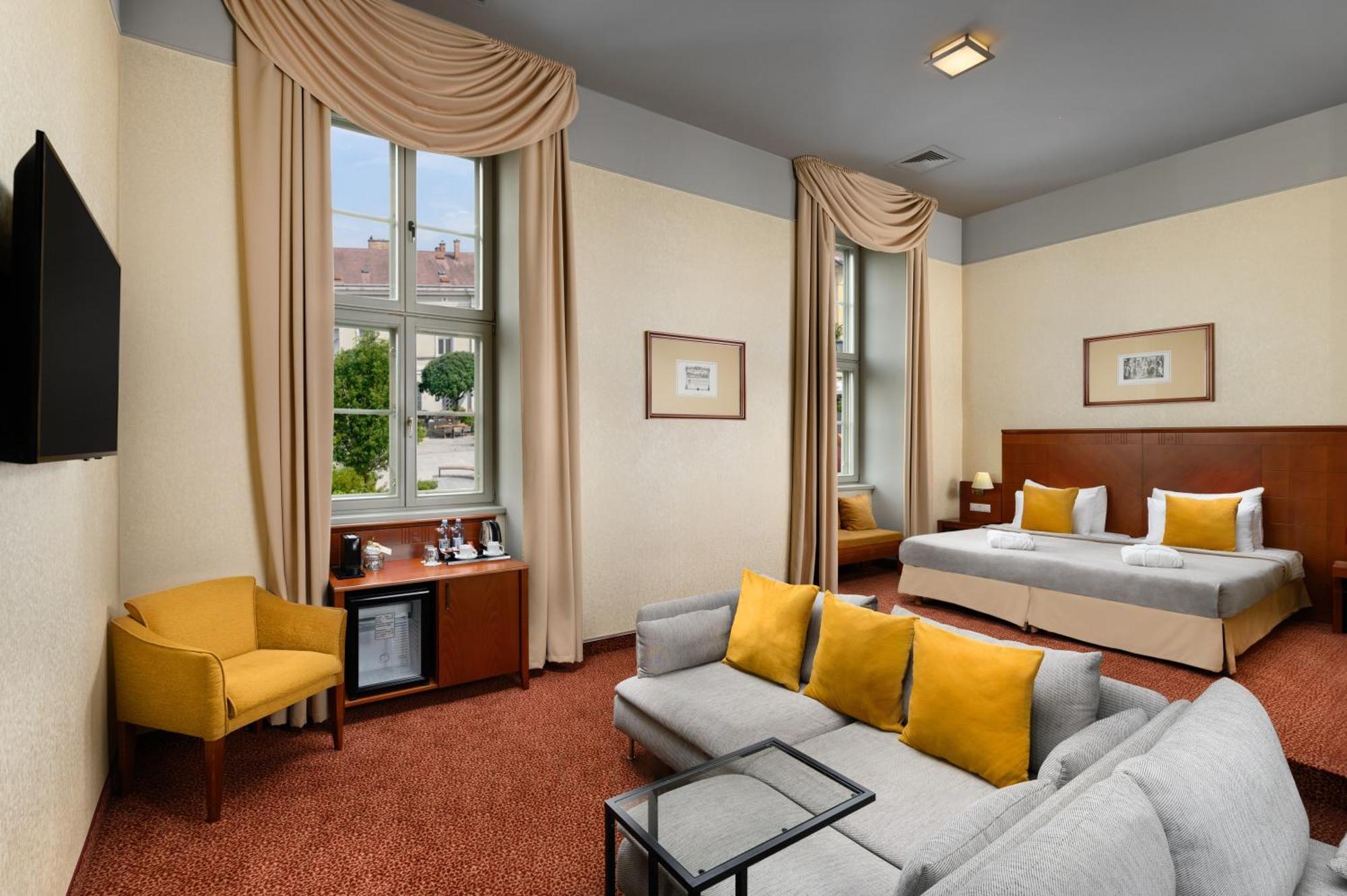 Mercure Szekesfehervar Magyar Kiraly Εξωτερικό φωτογραφία