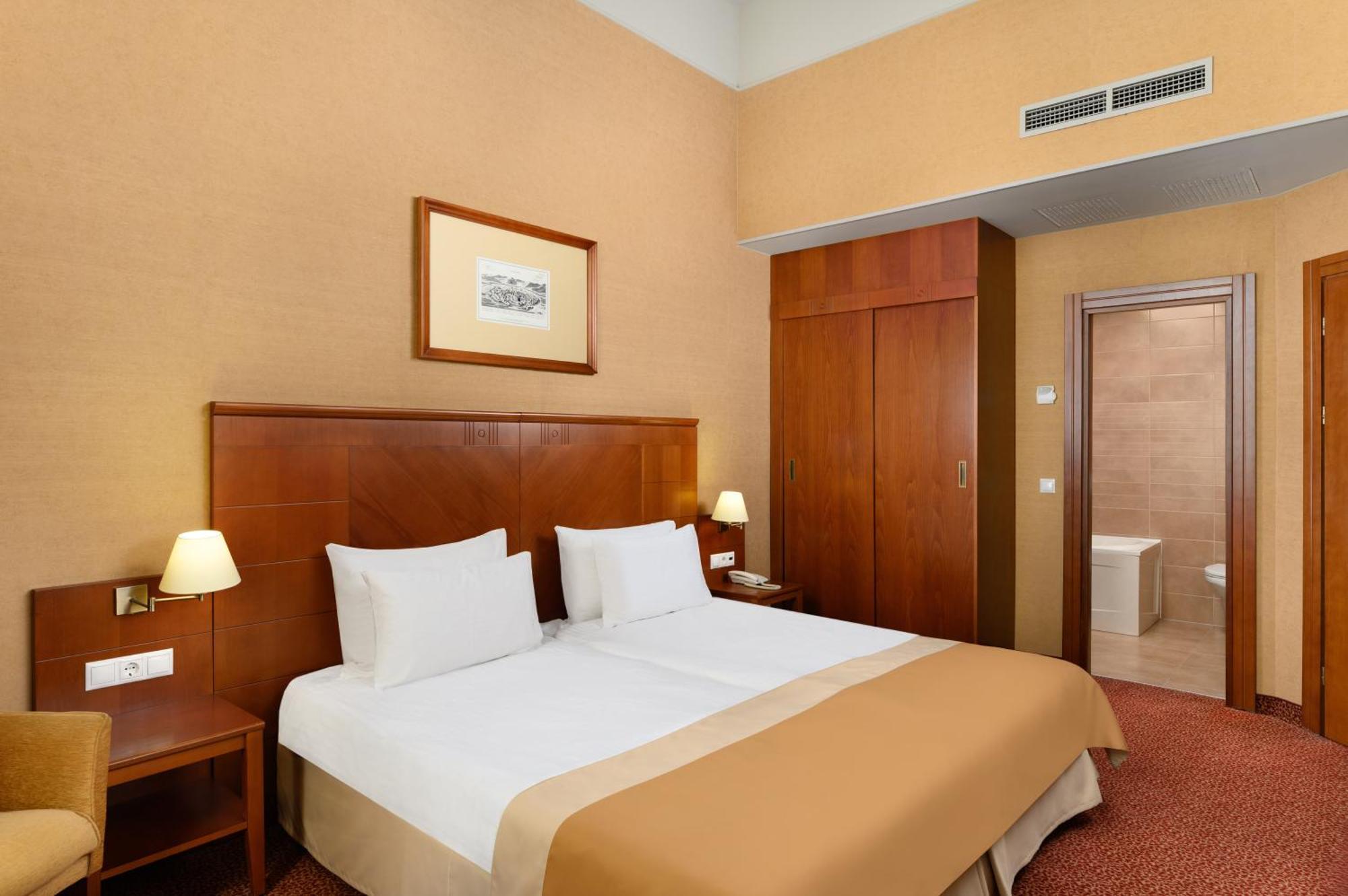Mercure Szekesfehervar Magyar Kiraly Εξωτερικό φωτογραφία
