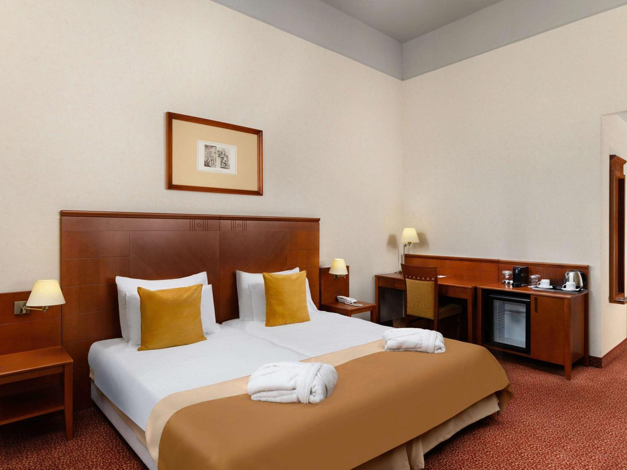 Mercure Szekesfehervar Magyar Kiraly Εξωτερικό φωτογραφία