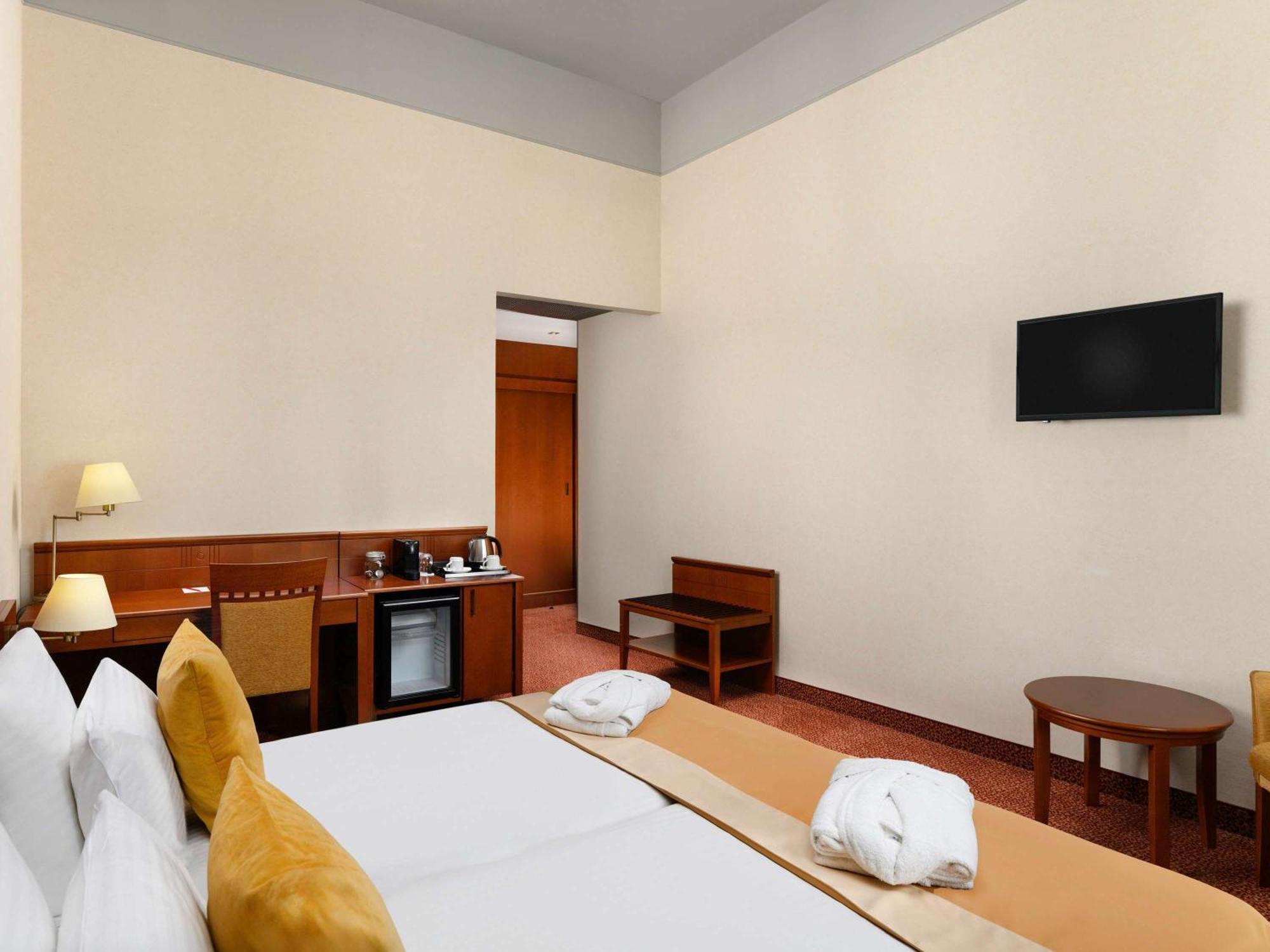 Mercure Szekesfehervar Magyar Kiraly Εξωτερικό φωτογραφία