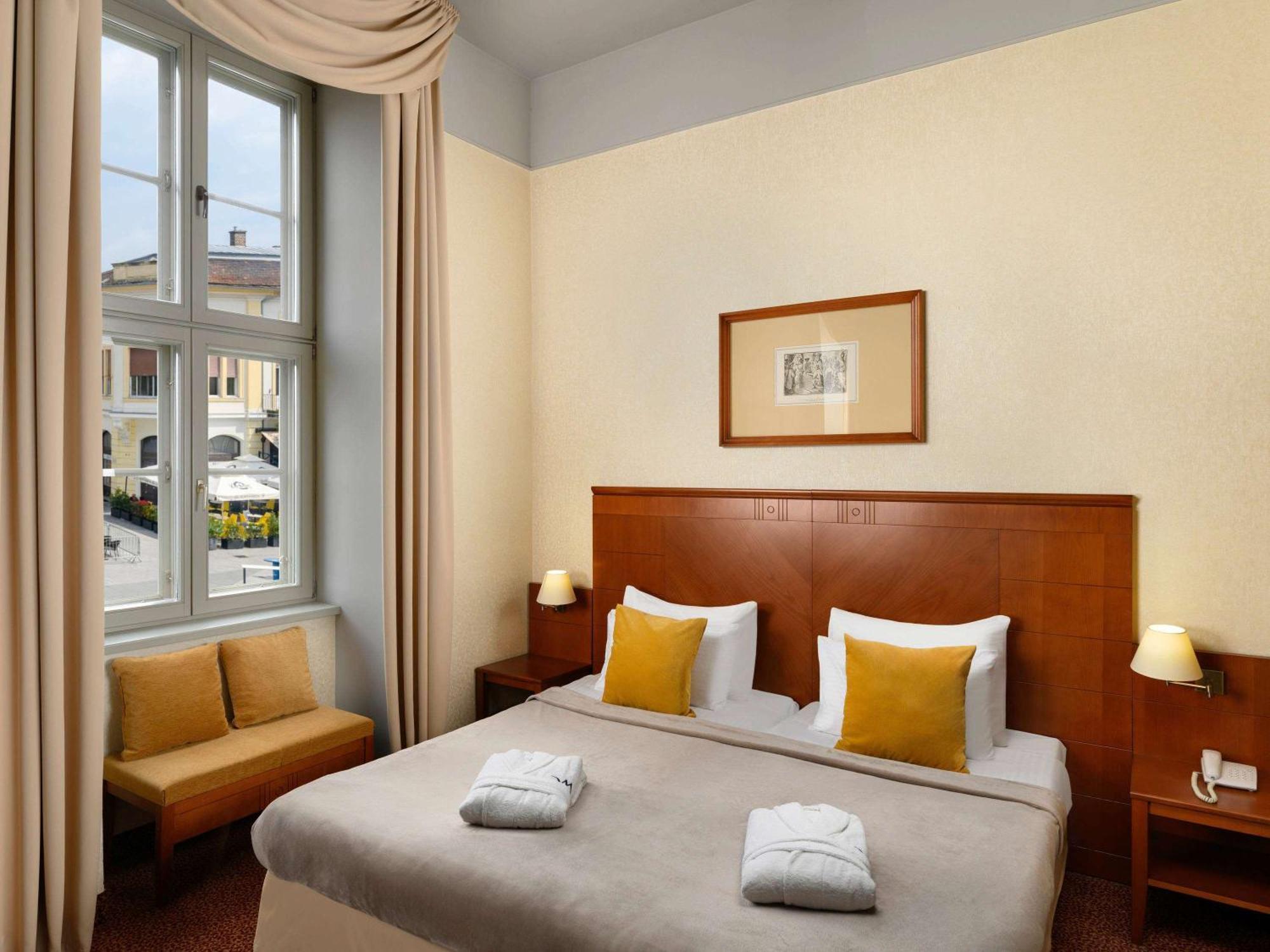 Mercure Szekesfehervar Magyar Kiraly Εξωτερικό φωτογραφία