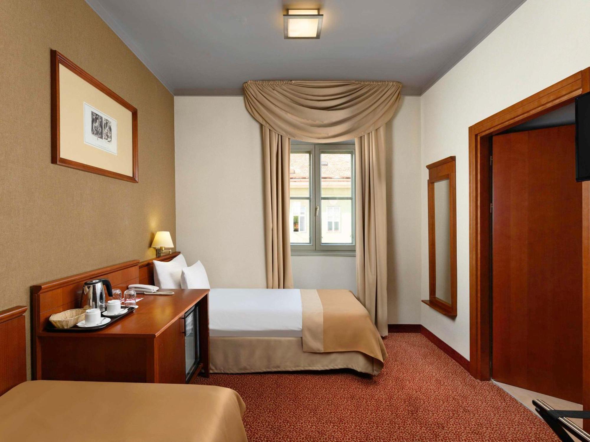 Mercure Szekesfehervar Magyar Kiraly Εξωτερικό φωτογραφία
