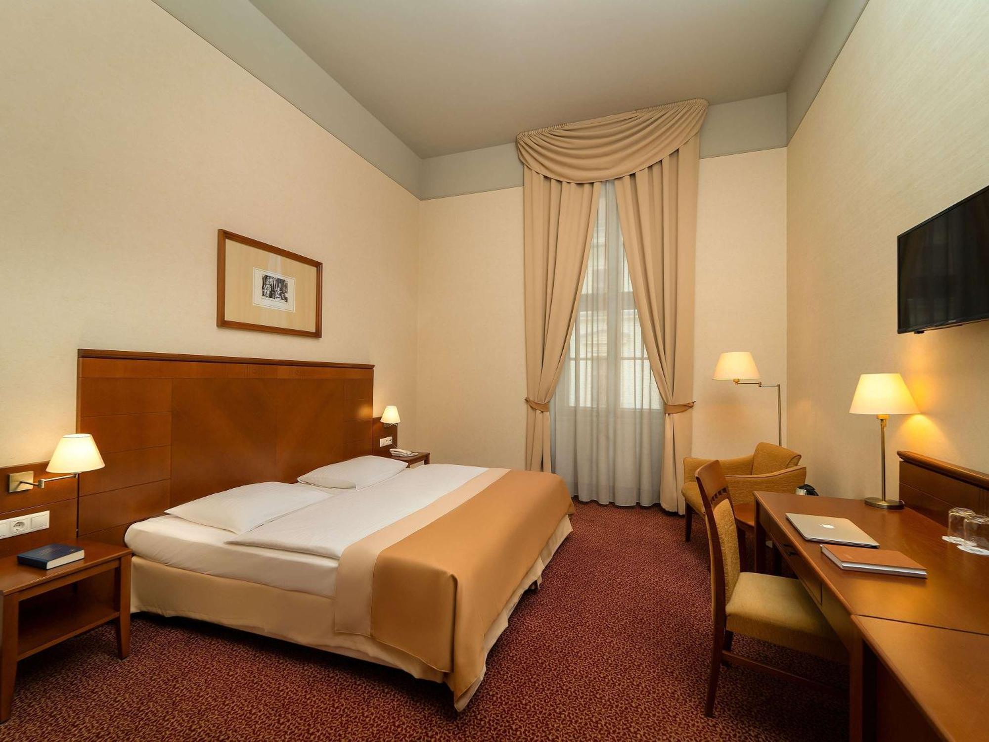 Mercure Szekesfehervar Magyar Kiraly Εξωτερικό φωτογραφία